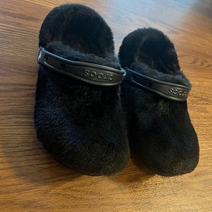 Women’s crocs fur sure black size 8 great condition